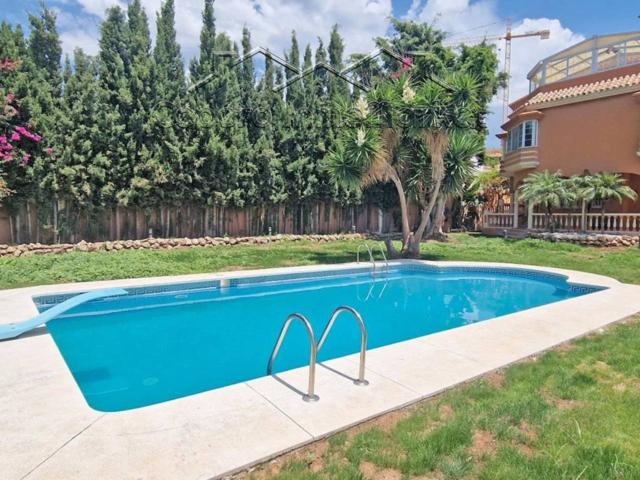 Villa En venta en Estepona photo 0