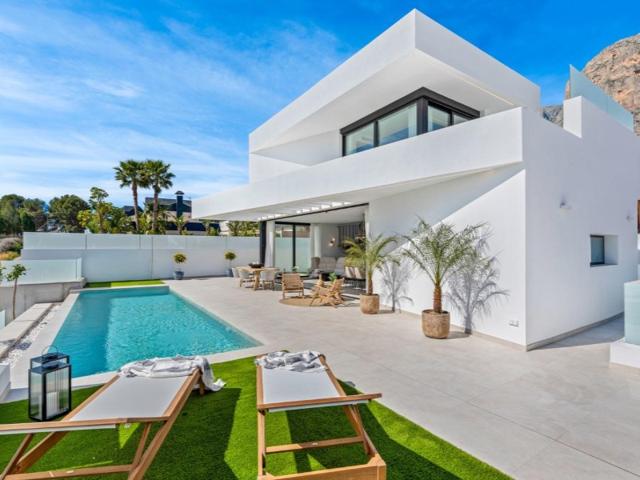 Villa En venta en Polop photo 0