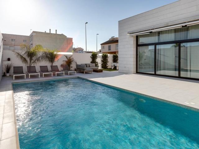 Villa En venta en Pilar De La Horadada photo 0