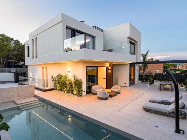 Villa En venta en La Nucia photo 0