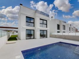 Villa En venta en Mutxamel photo 0