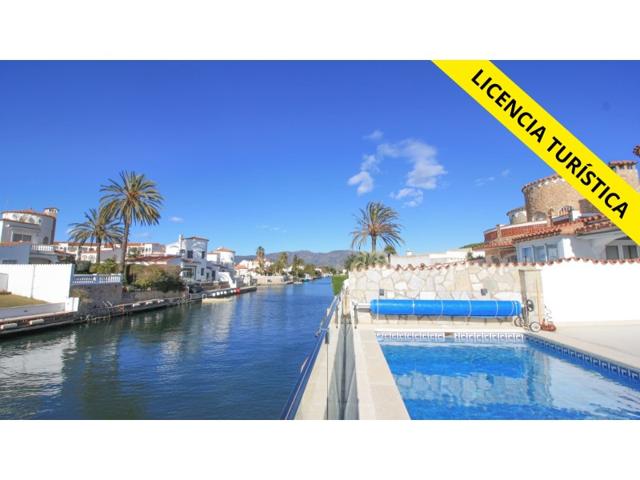 Casa En venta en Empuriabrava photo 0