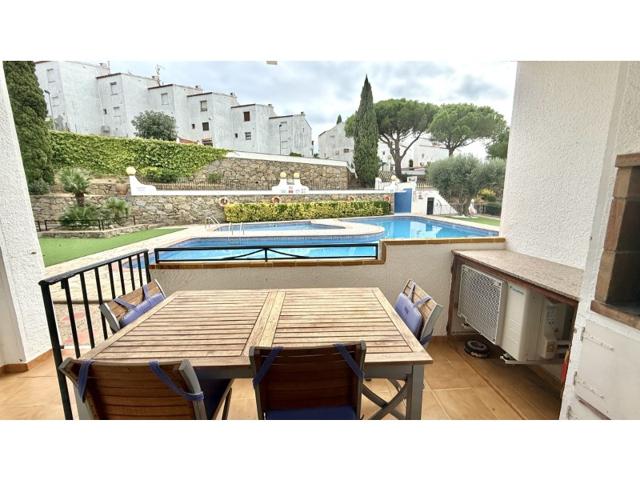 Piso En venta en Roses photo 0