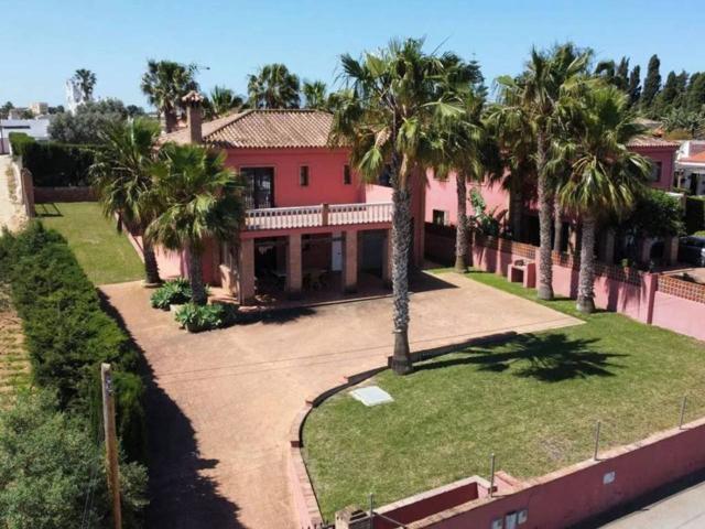 Villa En venta en Conil De La Frontera photo 0
