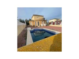 Villa En venta en Pilar De La Horadada photo 0