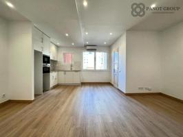 Piso en venta en Barcelona de 69 m2 photo 0