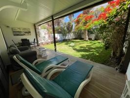 Apartamento con jardín a menos de 50 metros de la playa photo 0
