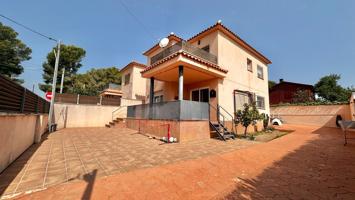 Villa En venta en Mont-roig del Camp photo 0
