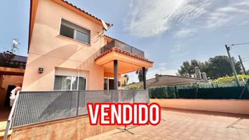 Villa En venta en Mont-roig del Camp photo 0
