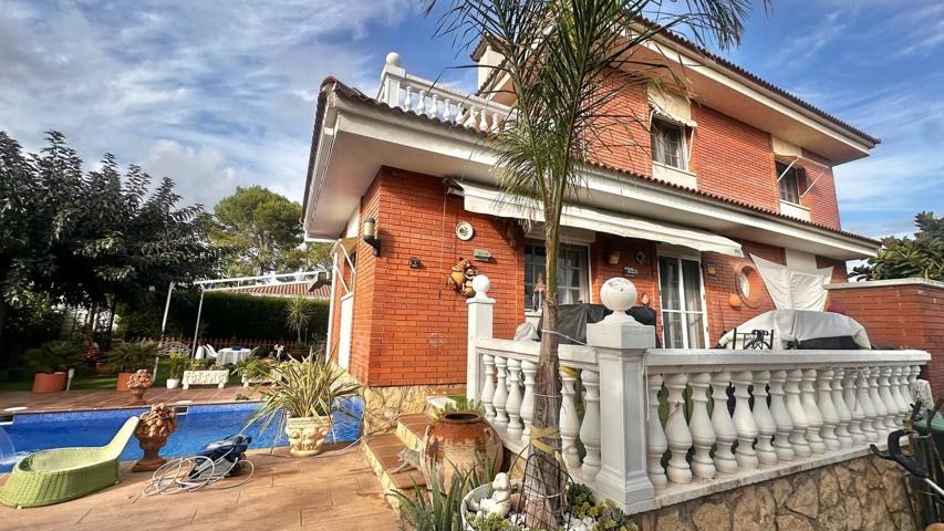 Villa En venta en Mont-roig del Camp photo 0
