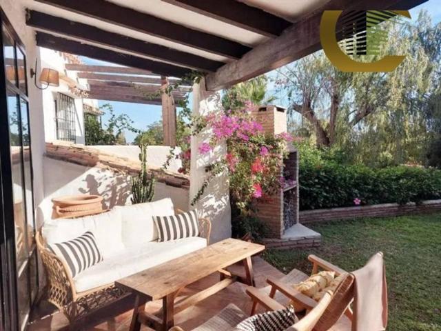 Villa En venta en Estepona photo 0