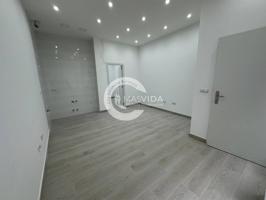 Local Comercial en venta en Fuengirola y con 27 m2. photo 0