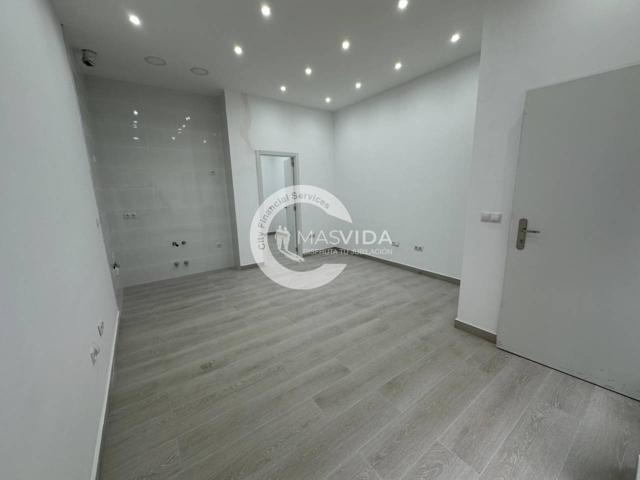 Local Comercial en venta en Fuengirola y con 27 m2. photo 0