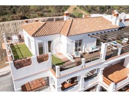 Ático en venta en Mijas, con 113 m2, 2 habitaciones y 2 baños, Piscina, Garaje, Trastero, Ascensor y Aire acondicionado. photo 0
