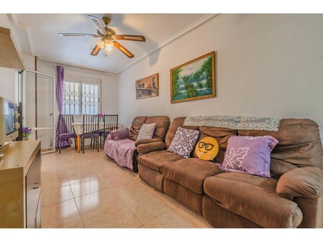 Hermoso piso de 1 habitación + piscina comunitaria en el centro de Torrevieja photo 0