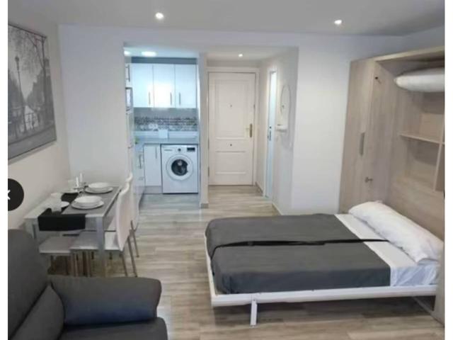 PISO TURÍSTICO TORRE DEL MAR photo 0