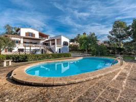 Casa Mallorquina con gran parcela, piscina, pista de tenis y vistas panorámicas en Sa Cabaneta photo 0