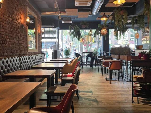 Oportunidad única de traspaso en zona comercial Premium photo 0