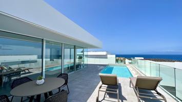 Villa de lujo de 3 dormitorios, ascensor y piscina privada en Rocabella, costa adeje photo 0