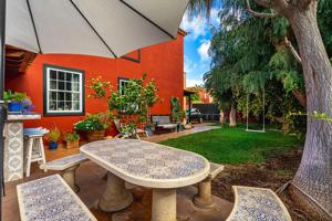 Oportunidad en venta: Gran Pareado de esquina con gran jardín privado photo 0