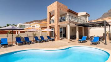 Villa de 4 dormitorios en el Madroñal de Fañabe photo 0