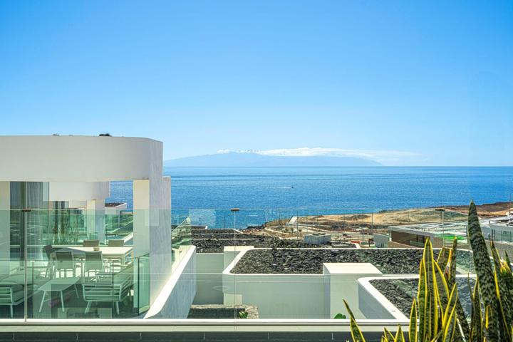 VILLA DE LUJO EN ZONA RESIDENCIAL ROKABELLA photo 0