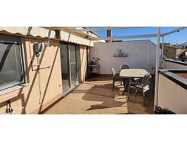 IMPRESIONANTE ÁTICO CON 6 HABITACIONES Y 3 BAÑOS EN REQUENA photo 0