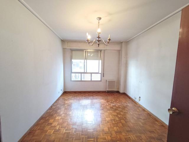 Piso en venta en Camelias-Pi y Margall(36211) photo 0