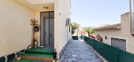 Adosada en Venta en Aguas de Busot Alicante photo 0