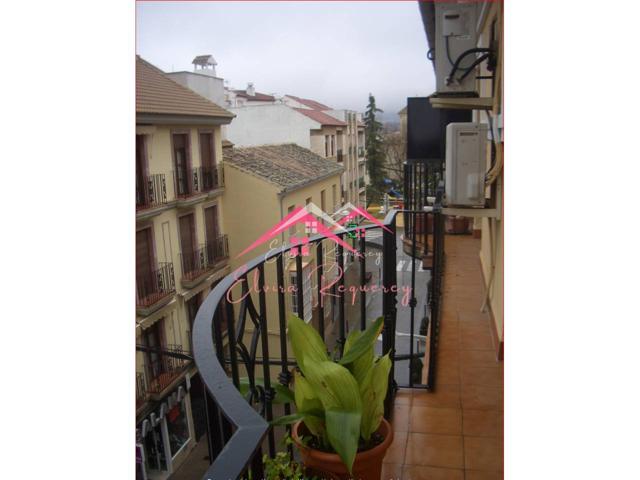 Se vende piso en pleno centro de Lucena photo 0