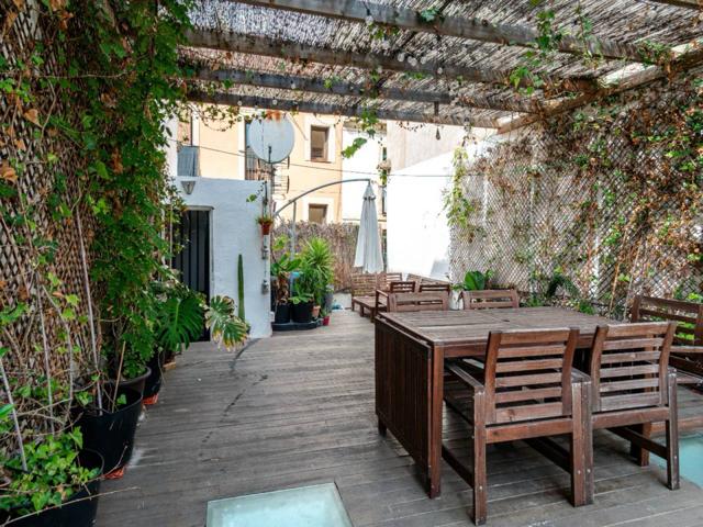Tu oasis urbano en Barcelona: ático con terraza privada y vistas abiertas photo 0