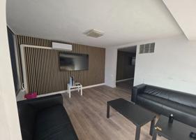 Local En venta en Arona photo 0