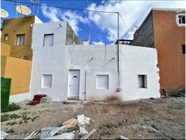 Casa a reformar en el Valle de San Lorenzo photo 0