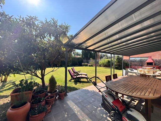 Villa En venta en Sant Vicenç de Montalt photo 0