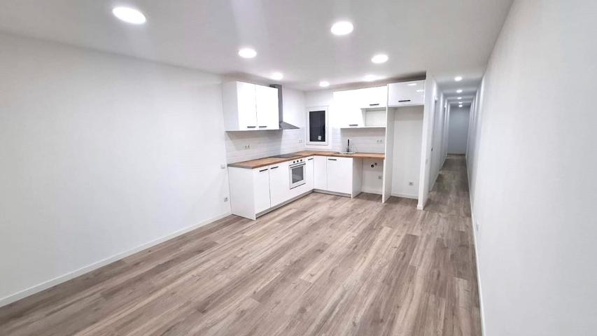 Piso En venta en Santa Coloma de Gramenet photo 0