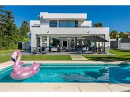 Casa En venta en Estepona photo 0