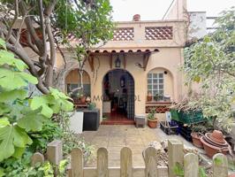 Chalet adosado en venta en Eixample photo 0