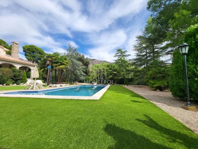 Casa en venta en Collbató photo 0