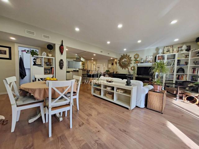 Amplio y luminoso piso en el centro de Sant Cugat photo 0