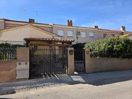 Unifamiliar Pareada En venta en La Gineta photo 0