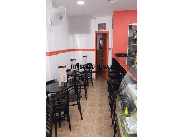 Local En alquiler en Cornellà De Llobregat photo 0