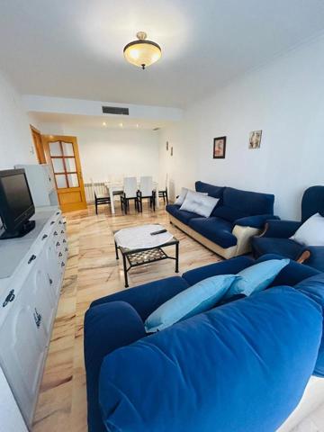 Piso de 4 habitaciones y dos baños para Alquiler en zona centro, luminoso, amplio y muy buen estado. photo 0