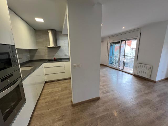 Piso En venta en La Llagosta photo 0