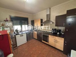 SE VENDE CASA PAREADA DE PLANTA BAJA EN SU TOTALIDAD EN AREAS - PONTEAREAS photo 0