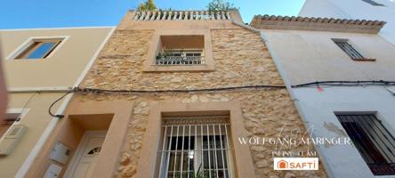 Casa familiar histórica modernizada en el corazón de Pedreguer photo 0
