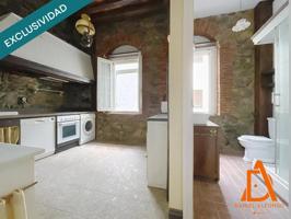 Un piso con alma: techos altos, suelos de castaño y el encanto de lo original en pleno Grado photo 0