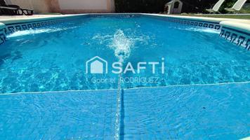 ¡Gran chalet en venta junto al Centro Comercial El Faro, Badajoz! (Zona Av. de Elvas) photo 0