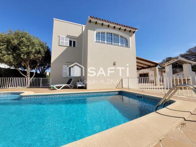 Chalet con piscina y garaje en Cala Blanca photo 0