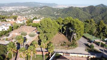Espectacular terreno plano con vistas a Barcelona photo 0