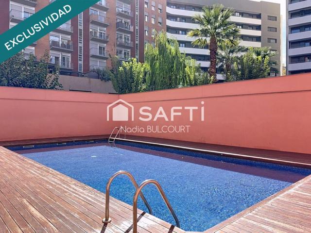Inversión ideal en Poblenou con piscina y parking photo 0